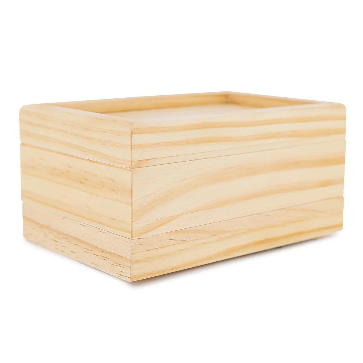 Drewniane pudełko z sitem na kief